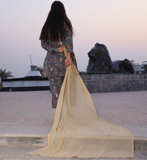 Grey dress - Image 4