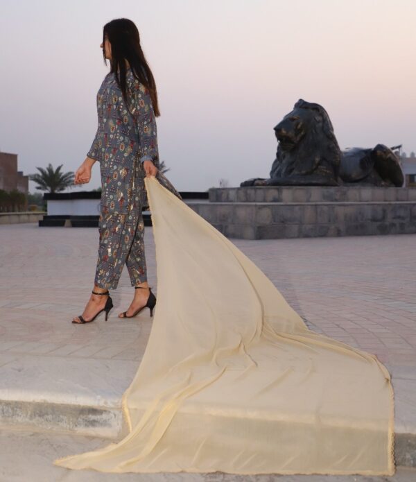 Grey dress - Image 2