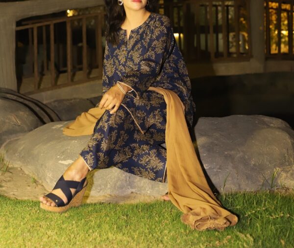 Blue dress - Image 2
